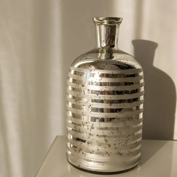 Vase - Picture 2 of 2